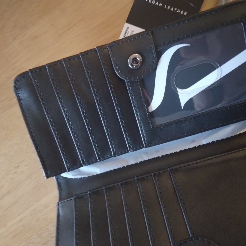 Vera Wang Wallet BRAND NEW WITH TAG